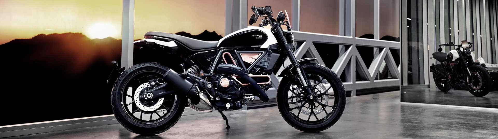 Scrambler 10° Anniversario Rizoma Edition Slide 0