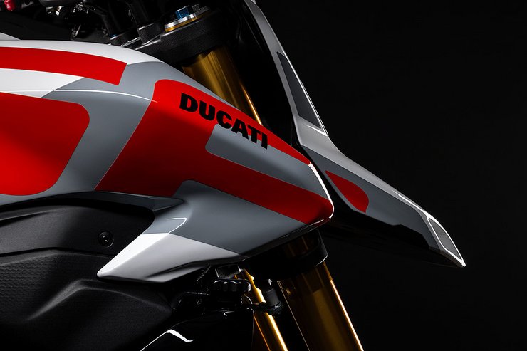 Hypermotard V2 SP Slide 1