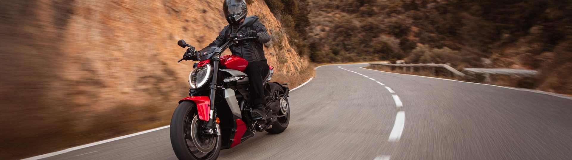 XDiavel V4 Slide 5