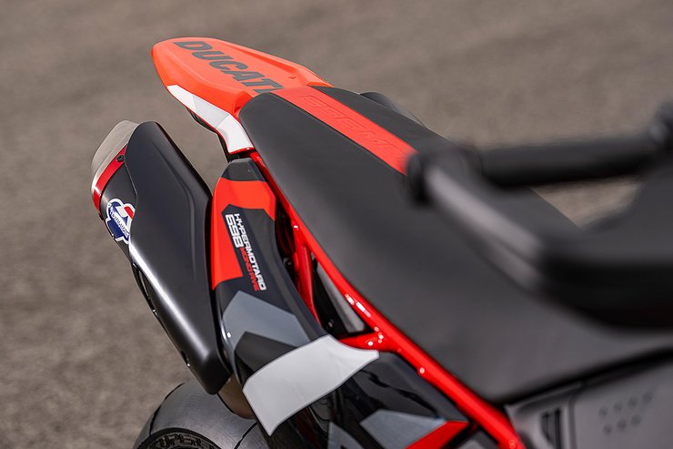Hypermotard 698 Mono RVE Slide 7
