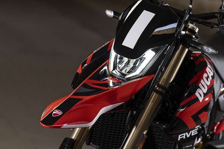 Hypermotard 698 Mono RVE Slide 4