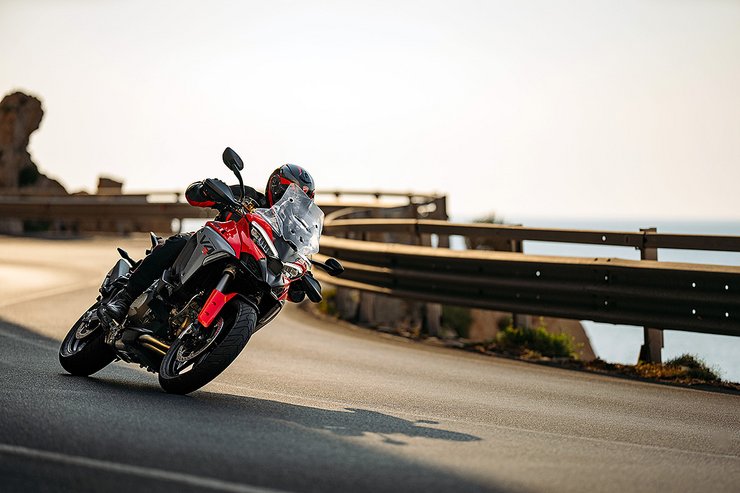 Multistrada V4 FL Slide 2