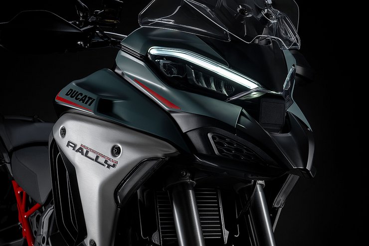 Multistrada V4 Rally FL Slide 3