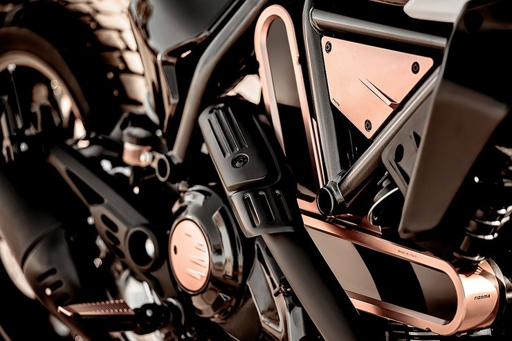 Scrambler 10° Anniversario Rizoma Edition Slide 1