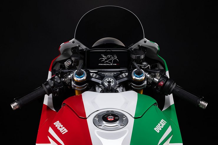 Panigale V4 Tricolore 7G Slide 2