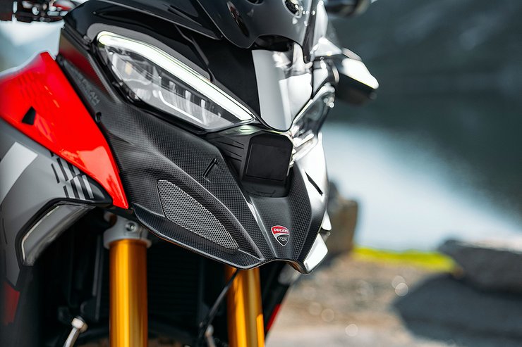 Multistrada V4 Pikes Peak FL Slide 7
