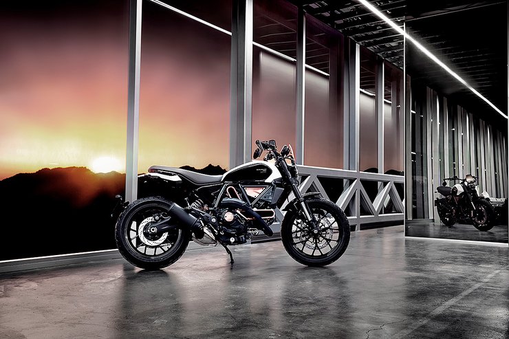 Scrambler 10° Anniversario Rizoma Edition Slide 0