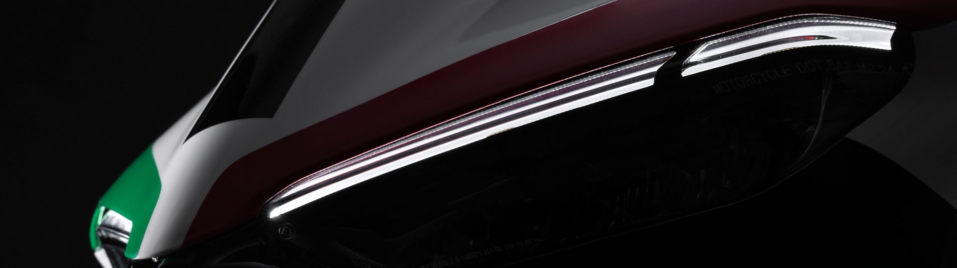 Panigale V4 Tricolore 7G Slide 6