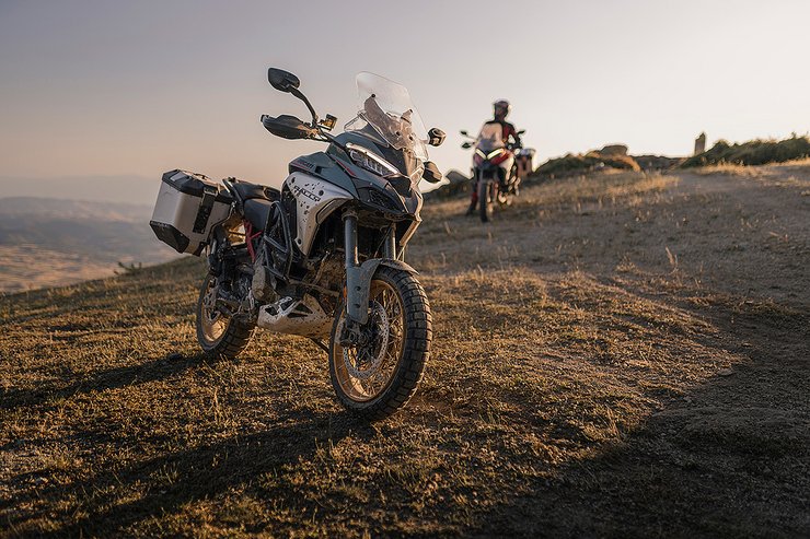 Multistrada V4 Rally FL Slide 0