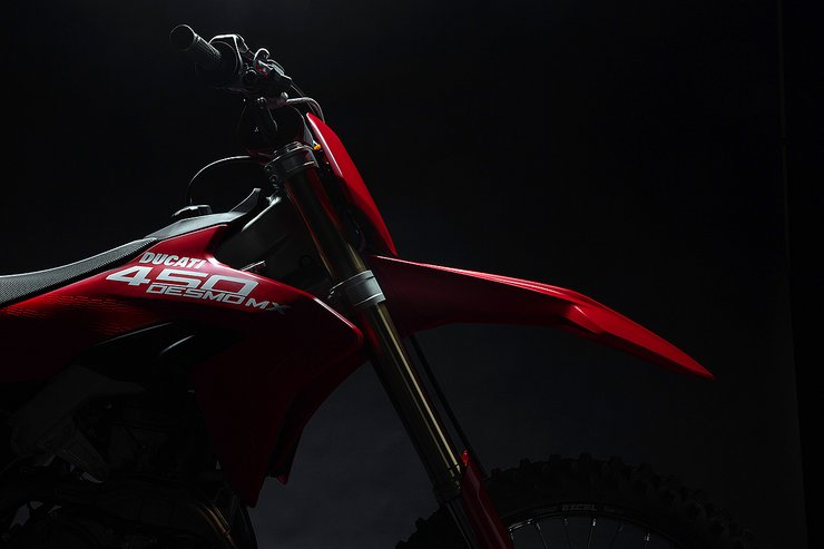 Desmo450 MX Slide 0