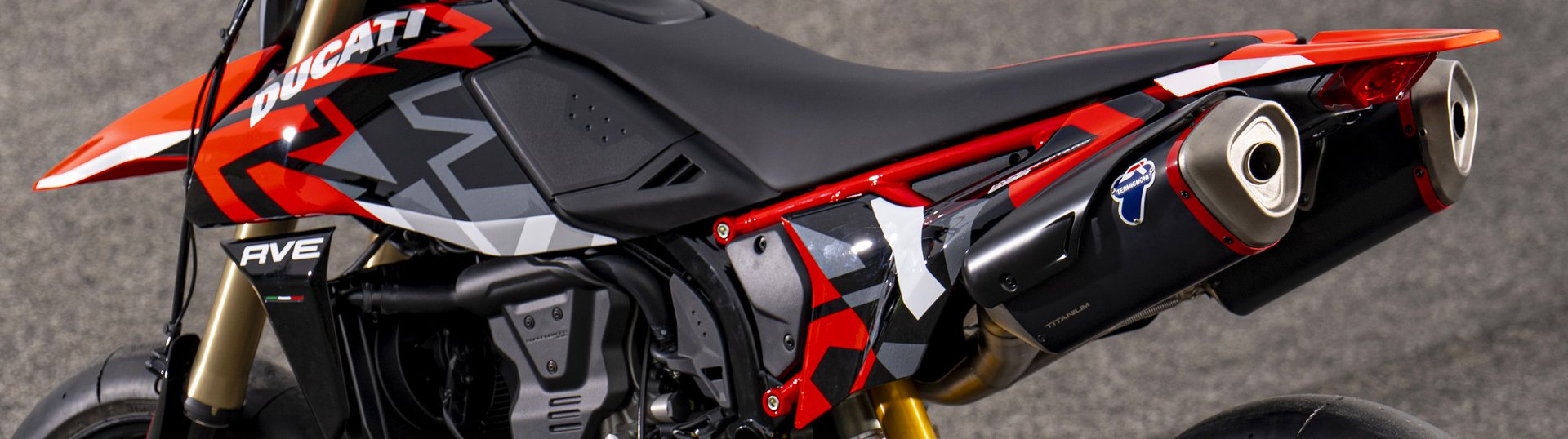 Hypermotard 698 Mono RVE Slide 2