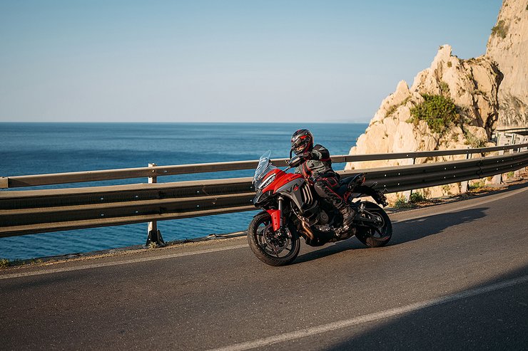 Multistrada V4 FL Slide 0