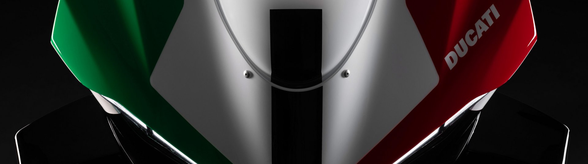 Panigale V4 Tricolore 7G Slide 0