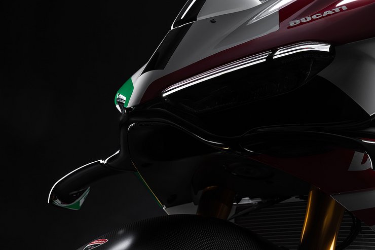 Panigale V4 Tricolore 7G Slide 6