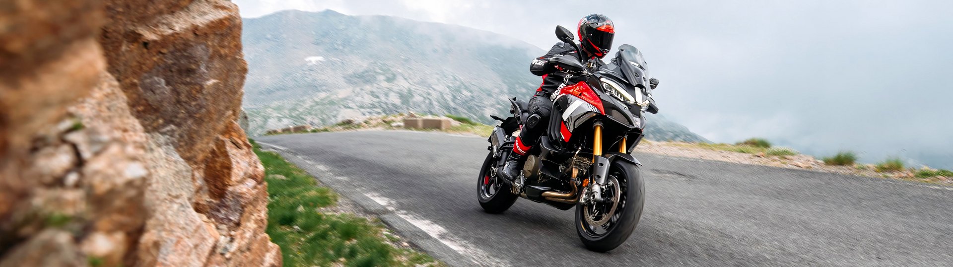 Multistrada V4 Pikes Peak FL Slide 4