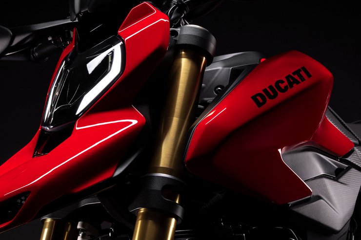 Hypermotard V2 Slide 0