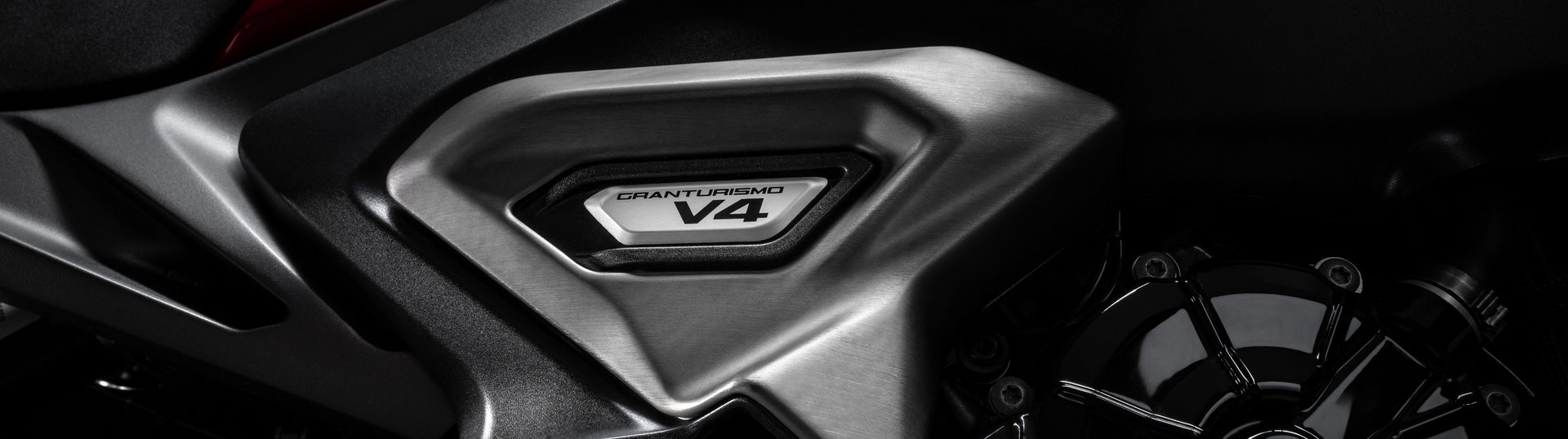 XDiavel V4 Slide 4