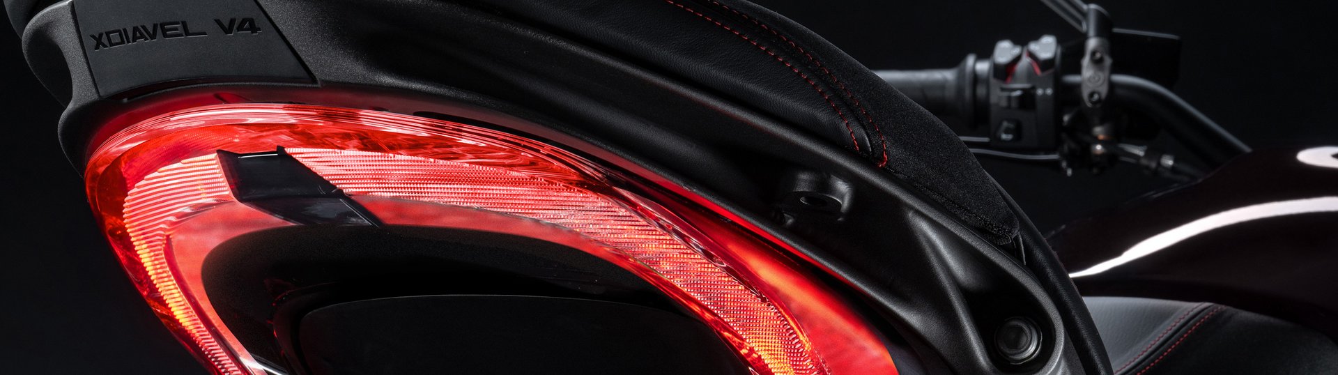 XDiavel V4 Slide 3
