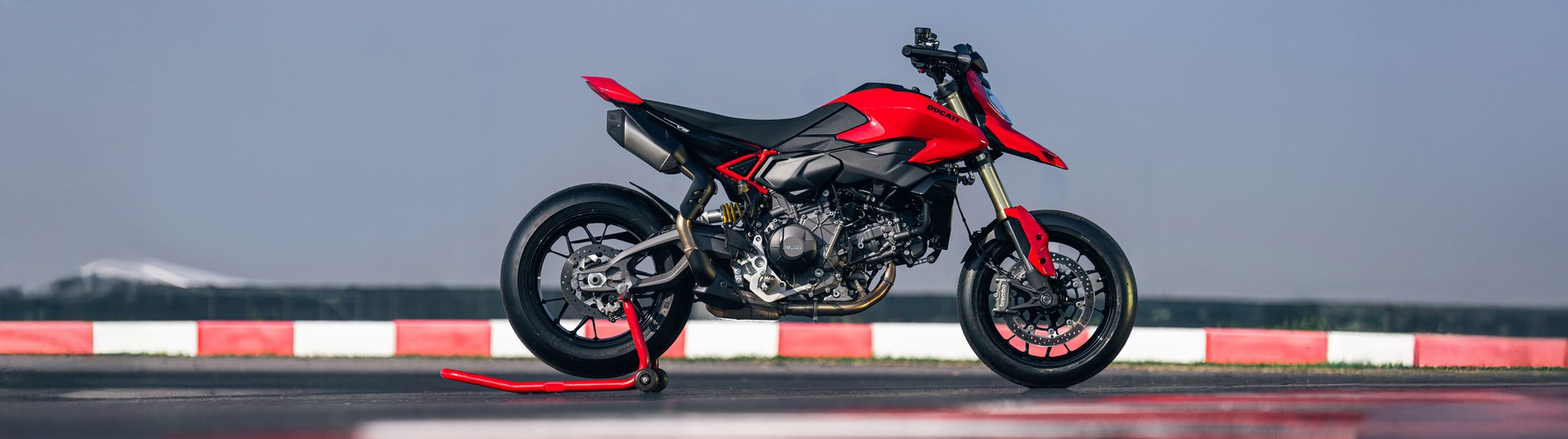 Hypermotard V2 Slide 1